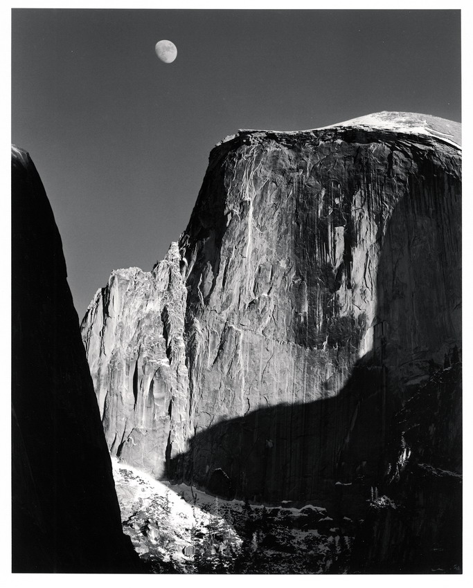 Adams-013 月亮和半圆山 Moon and Half Dome(摄影师：安塞尔·亚当斯（美国）)