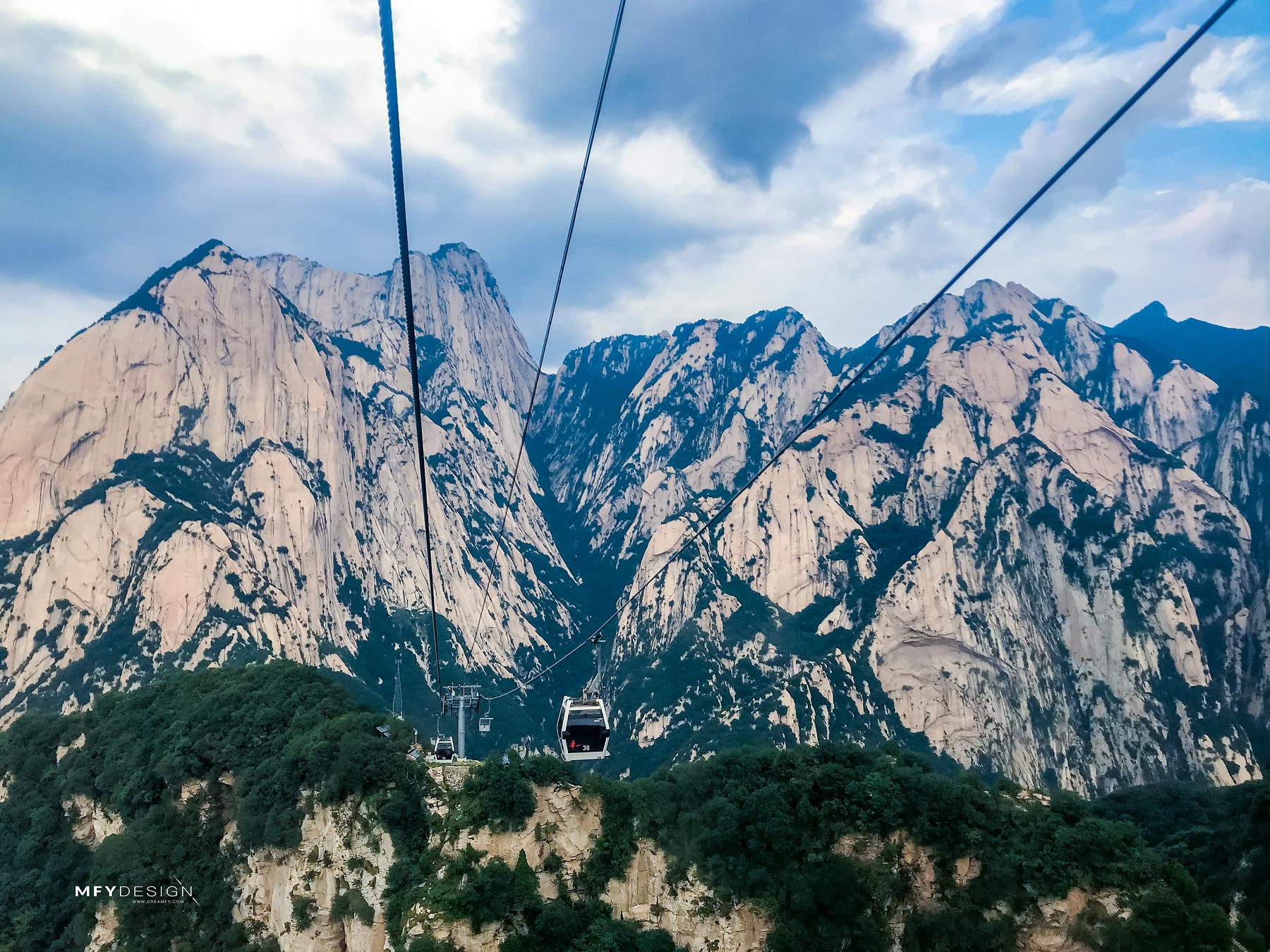 航拍华山西峰索道云海_4096X2160_高清视频素材下载(编号:4805087)_实拍视频_光厂(VJ师网) www.vjshi.com